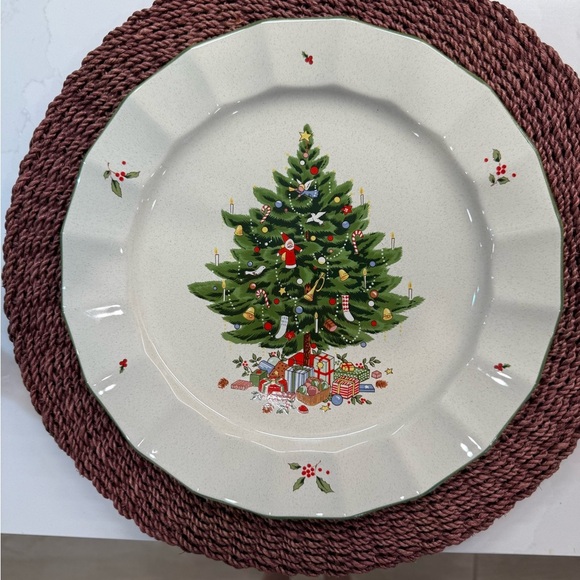 Full set Service for 12 Retired Studio Nova Christmas Dinnerware NWOT - Picture 10 of 13